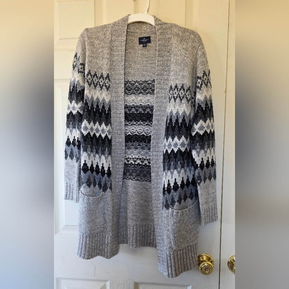 American Eagle Outfitters Gray and Black Patterned Cardigan